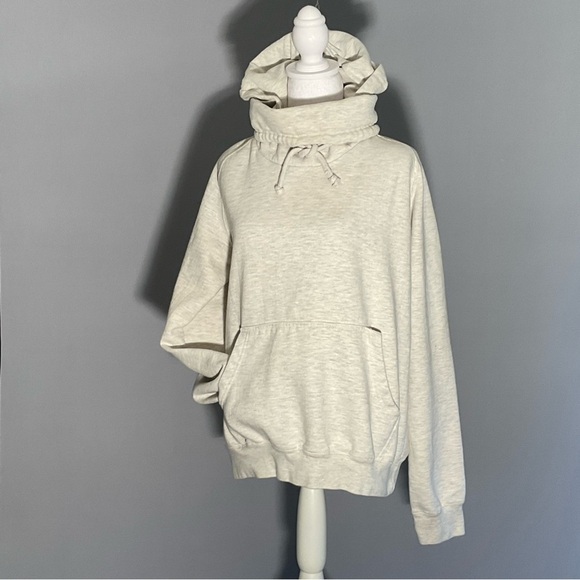 Carbon Size Medium Gray Hoodie With Drawstring Turtle Neck Thick Soft Material - Picture 1 of 16